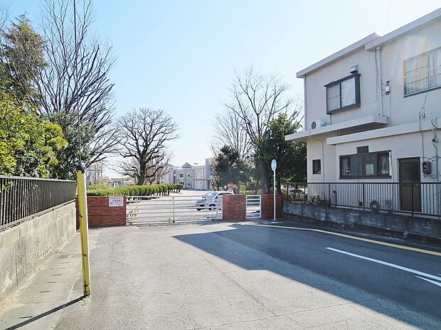 碧南市立新川小学校（約1,600m）