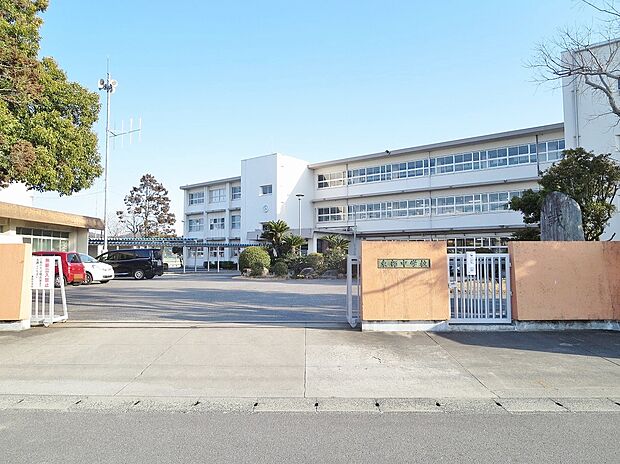 西尾市立東部中学校（約1,600m）