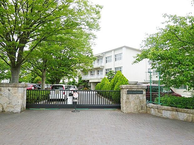刈谷市立依佐美中学校（約2,400m）