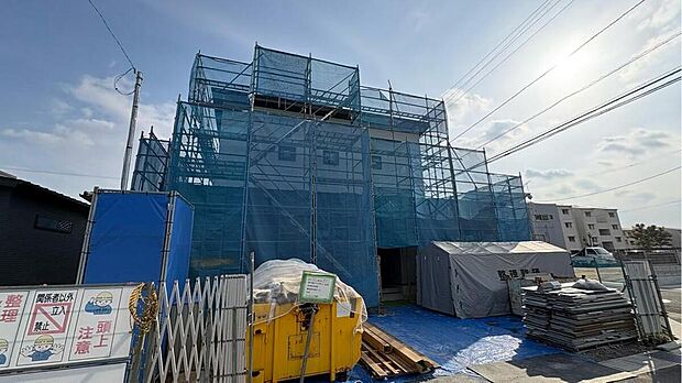 3月撮影。現地の様子です！
着々と工事が進み完成が楽しみな一邸。平日・土日ともに現地見学可能です。お気軽にお問い合わせください。
