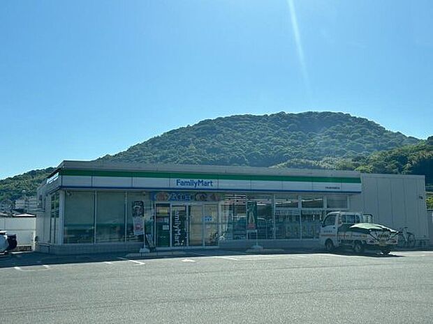 ファミリーマート宇多津町長縄手店（約650m）