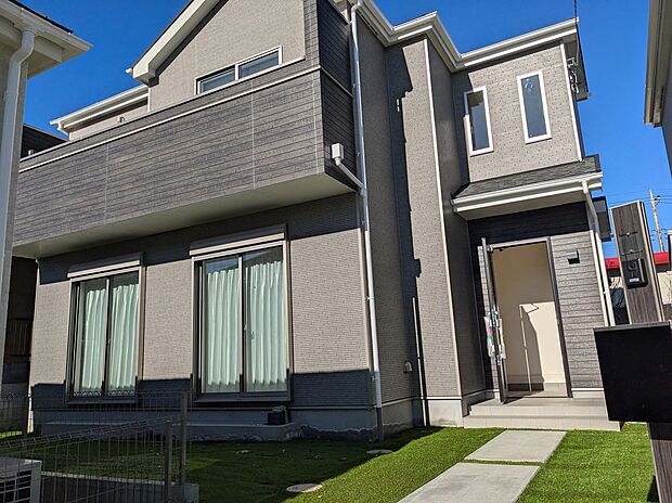 飽きのこないシンプルな外観