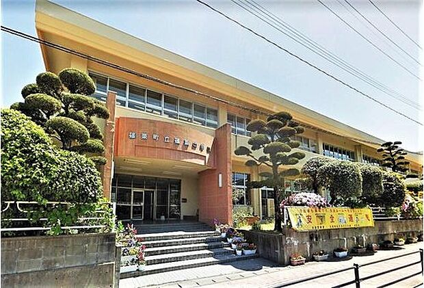 篠栗町立篠栗中学校（約800m）