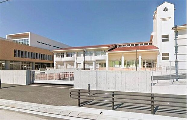 飯塚市立小中一貫校穂波東校(約1,658m)
