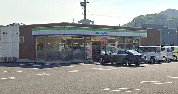 ファミリーマート飯塚秋松店(約274m)