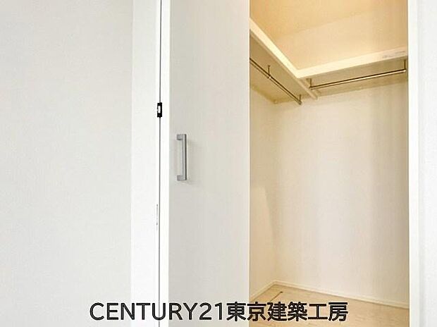 【同仕様】
◇ゆったりとした空間となるよう各居室に収納スペースを用意し、快適にお過ごしいただけます♪
