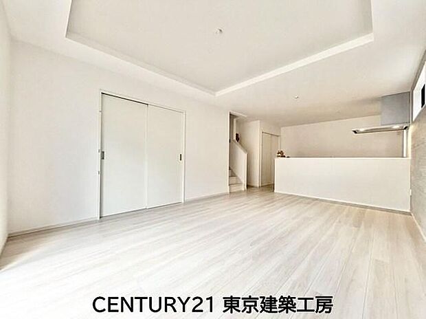 ◇採光良好なリビングは、ご家族の憩いの空間。居心地の良い快適な安らぎの場所にもなりそうです。