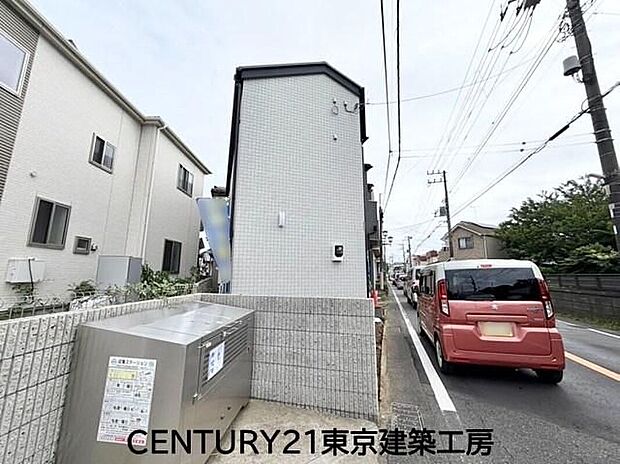 小学校や保育園が徒歩圏内でお子様の通園や通学にも安心!周辺にはスーパーやコンビニもあり、毎日のお買い物にも便利です♪
