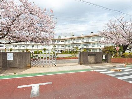 四街道市立山梨小学校 547m(徒歩7分)
