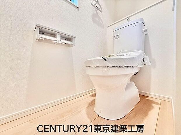 【トイレ】◇汚れやすいトイレだからこそ、清潔感のあるホワイトで統一しています。より綺麗な状態をキープしたいと思えるでしょう♪