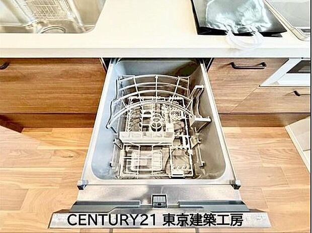 【【食洗機】】食洗機が標準装備のシステムキッチン。毎日の洗い物もらくらくで、家事の時短にもつながり忙しいママにも嬉しい優れものです。
