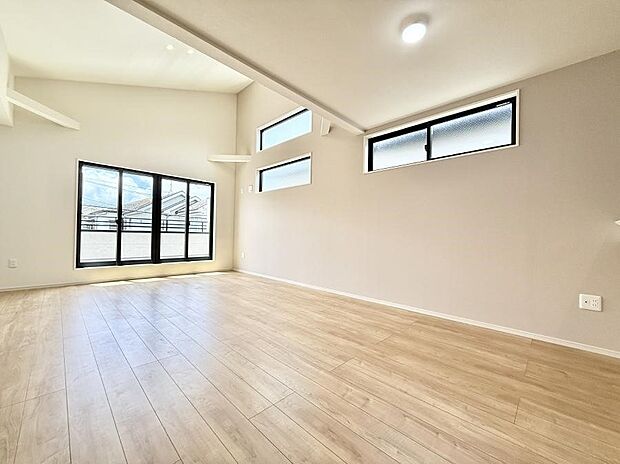 ■くつろぎと笑顔が集まる、心温まるリビング