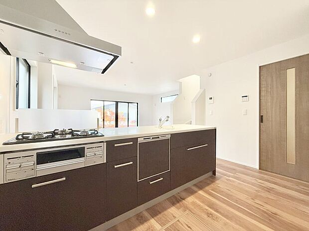 ■家族の絆を深める、温もりのあるキッチン