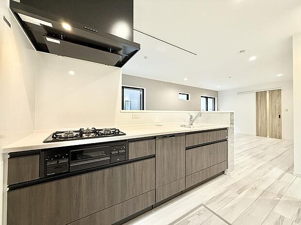 ■シンプルで機能的、毎日使いやすいキッチン