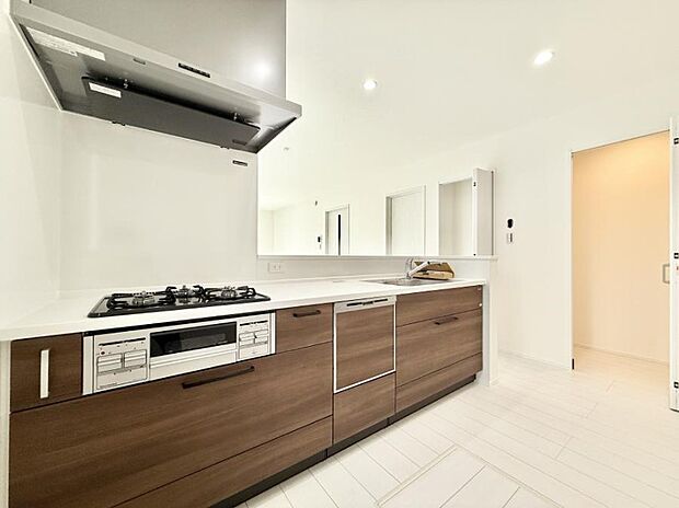 ■シンプルで機能的、毎日使いやすいキッチン