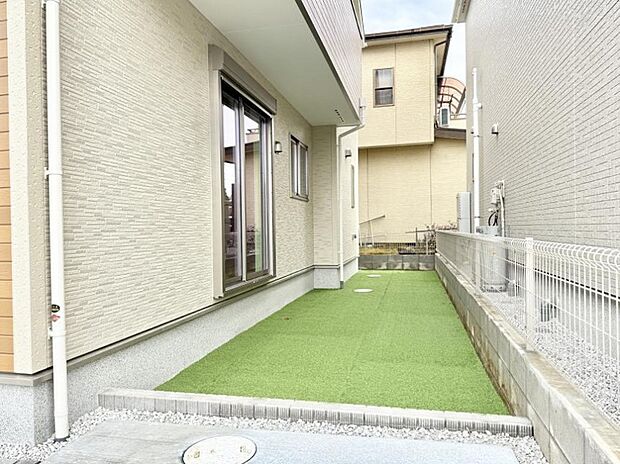 ■季節の移ろいを感じられる、落ち着いた雰囲気の屋外空間