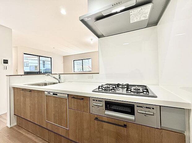 ■シンプルで機能的、毎日使いやすいキッチン