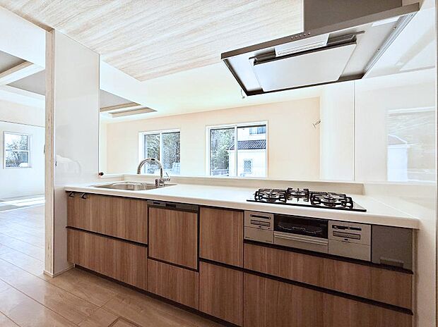 ■シンプルで機能的、毎日使いやすいキッチン