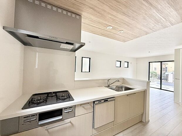 ■家族の絆を深める、温もりのあるキッチン