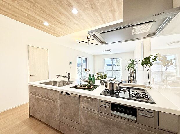 ■家族の絆を深める、温もりのあるキッチン