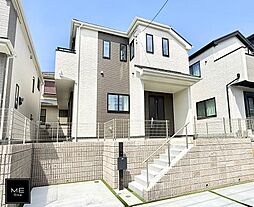 京急本線「井土ヶ谷」駅 バス乗車12分、永田台公園前バス停下車 徒歩4分