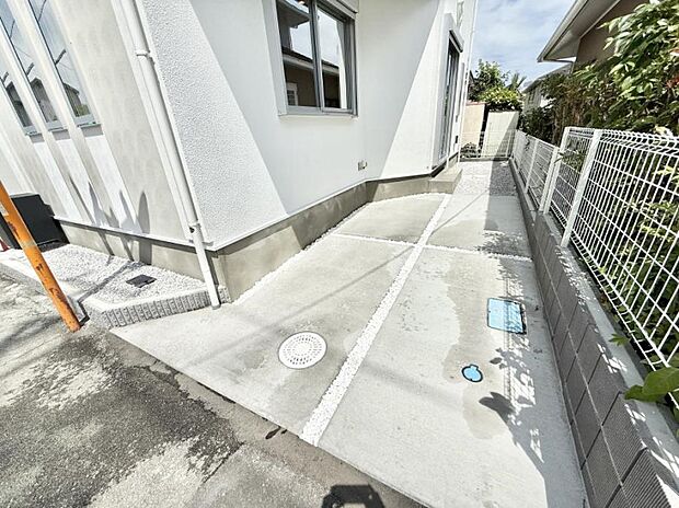 【駐車場】■自宅にある駐車スペースなので安心ですね