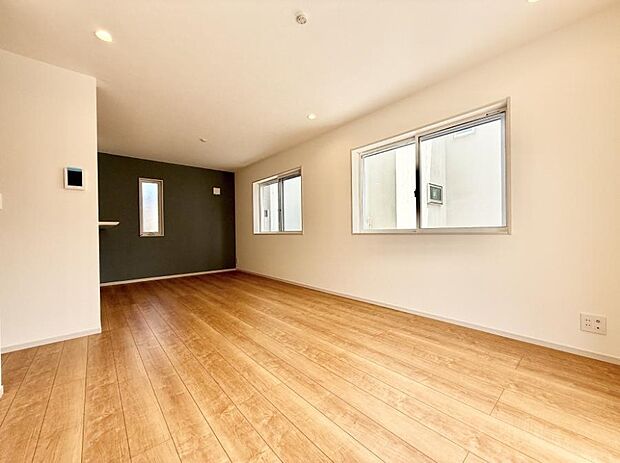 【リビング】■光と風を感じる、リラックスできる空間