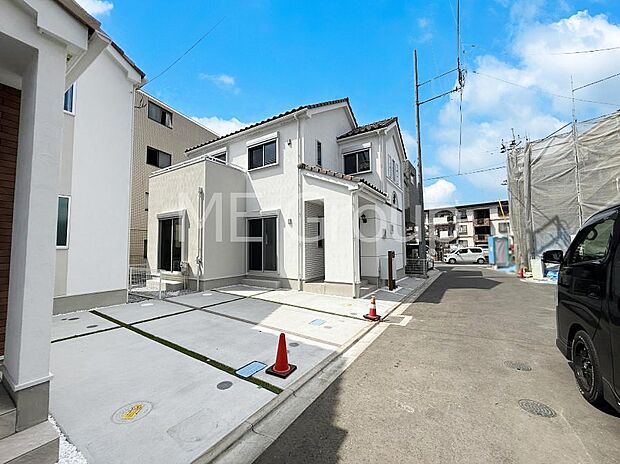 【前面道路含む現地写真】■家族とのお出かけが楽しくなる環境です