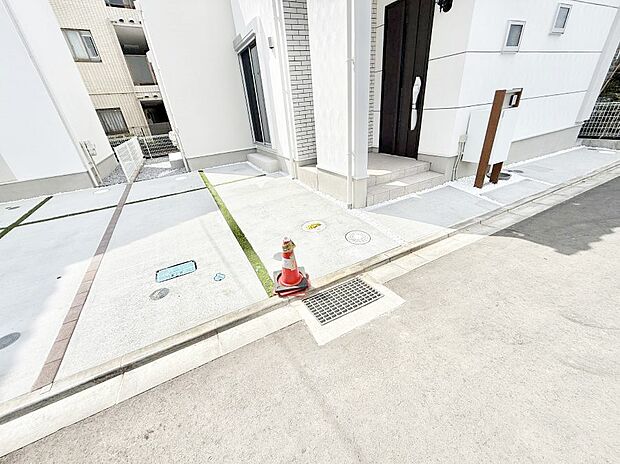 【駐車場】■快適な駐車スペースで安心