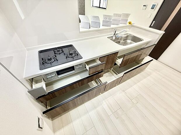 【キッチン】■使いやすさとデザインが融合した、快適なキッチン