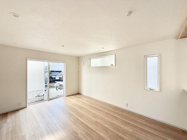 【リビング】■光と風を感じる、リラックスできる空間