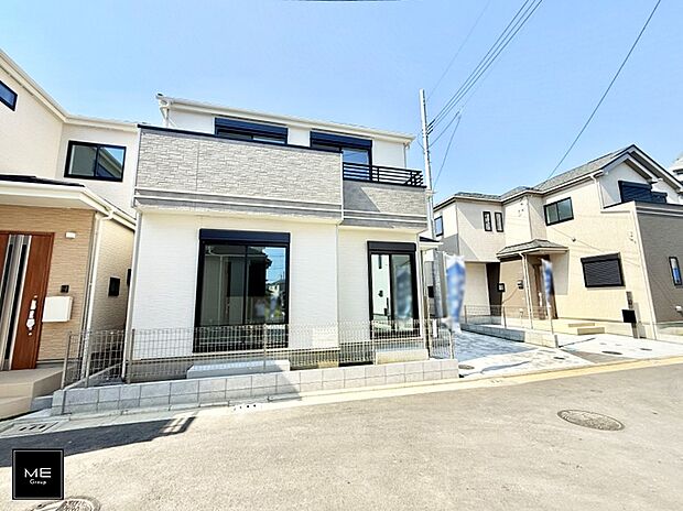 【現地外観写真】■暮らしを彩る充実した設備仕様が備わった住まい