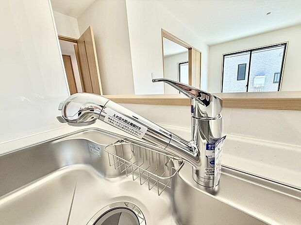 【浄水器】■清潔でおいしい水を手軽に供給してくれます