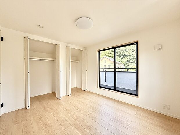 【リビング以外の居室】■清潔感あふれるお部屋で毎日を快適に過ごせます