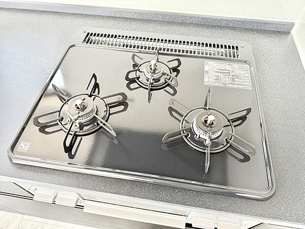 【3口ガスコンロ】■複数の鍋が同時に使えますね