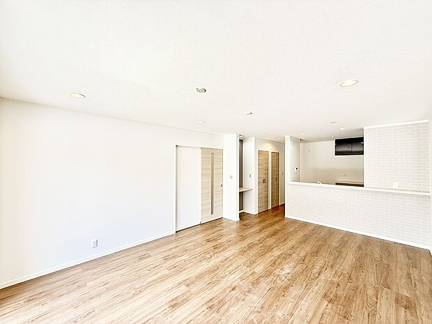 【ダイニング】■温もりを感じる、居心地のいいリビング