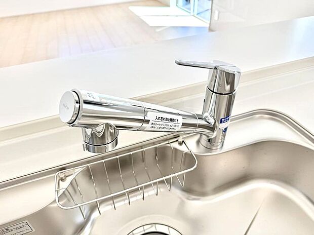 【浄水器】■清潔でおいしい水を手軽に供給してくれます