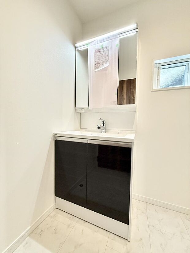 【洗面台・洗面所】■明るい洗面所は毎朝の歯磨きも楽しくできちゃいそうです♪