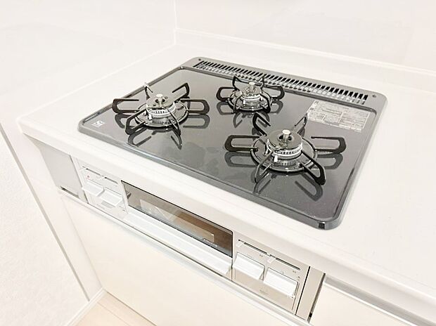 【3口ガスコンロ】■一度に多くの料理ができ便利で効率的