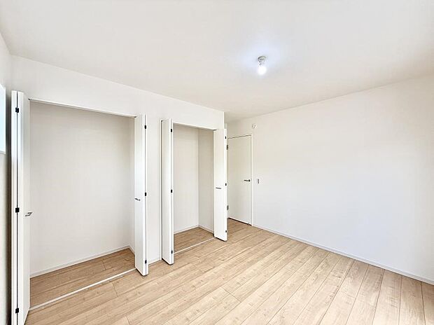 【洋室】■自分だけのスペース どんなお部屋にするかとっても楽しみですね