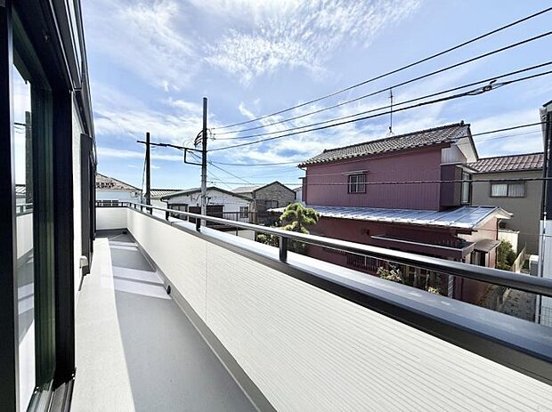 【バルコニー】■ 空を眺めながら、ほっと一息つける特別な空間