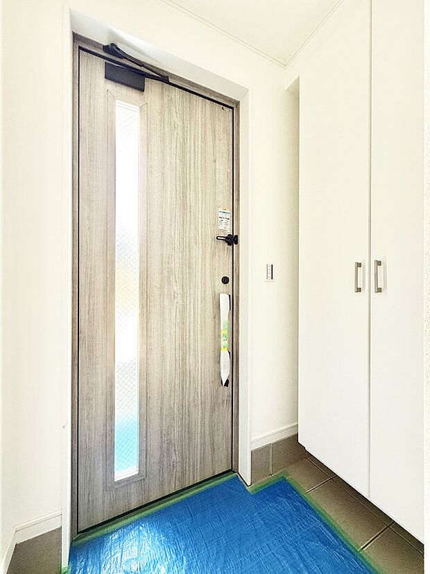 【玄関】■ シンプルで美しく、快適な暮らしの入り口