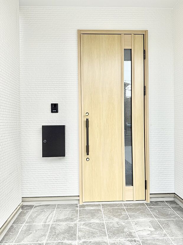 【玄関】■暮らしを彩る充実した設備仕様が備わった住まい