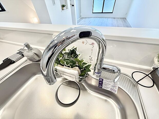 【浄水器】■清潔でおいしい水を手軽に供給してくれます