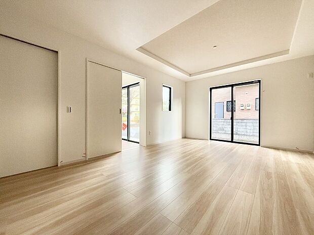 【リビングダイニング】■日常をちょっと特別にする、憩いの空間