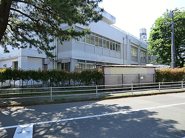 横須賀市立久里浜小学校(約590m・徒歩8分)