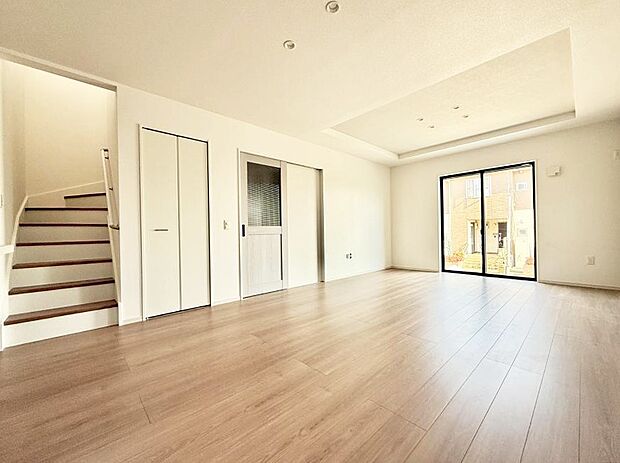 【リビング】■家族の時間を彩る、快適で癒される空間