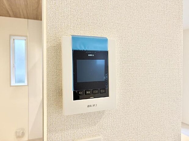 【TVモニター付インターフォン】■訪問者を確認できて安心感が増します