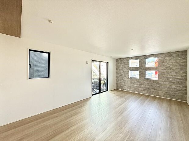 【リビング】■光と風を感じる、リラックスできる空間