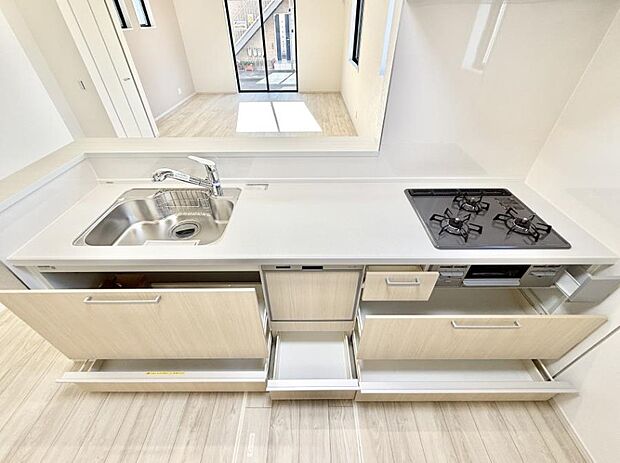 【キッチン】■家族の絆を深める、温もりのあるキッチン